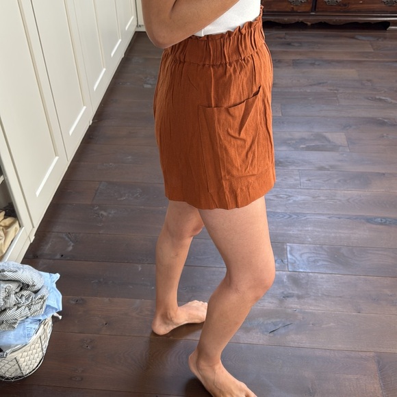 H&M High Waist Rust Shorts - Picture 4 of 6